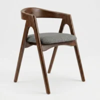 Silla Cairo de madera de pino con respaldo de madera y asiento tapizado, apilable.