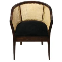 Silla Alondra 02 de madera de pino con respaldo de bejuco sintético y asiento tapizado, no apilable.
