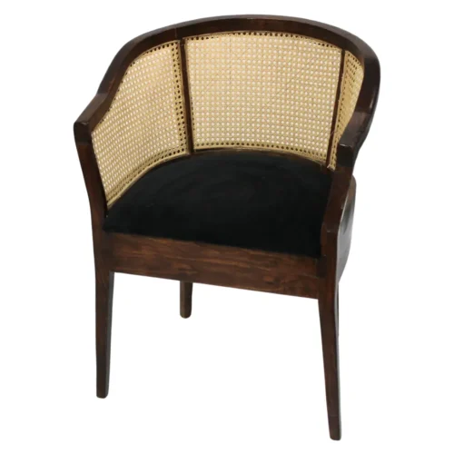 Silla Alondra de madera de pino con respaldo de bejuco sintético y asiento tapizado, no apilable.