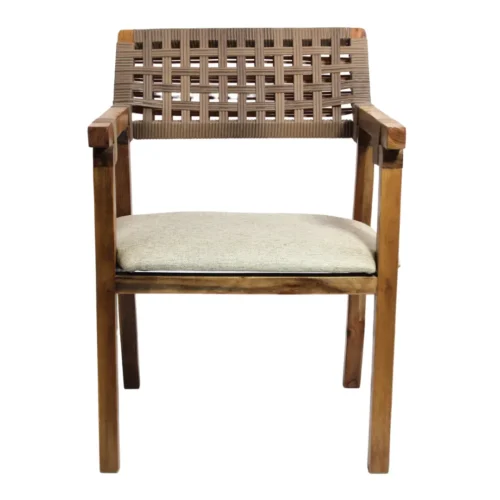 Silla Andora de madera de pino con respaldo de ratán sintético y asiento tapizado, apilable.