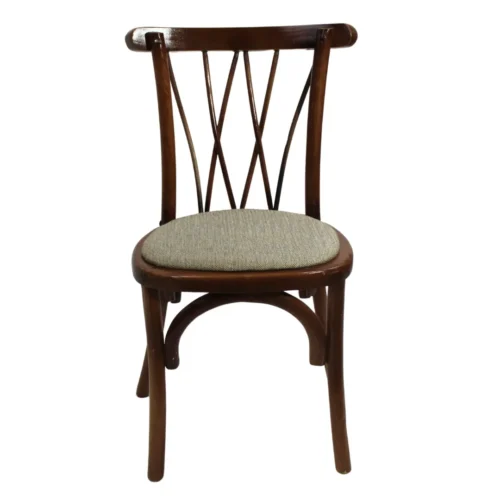 Silla Bistro de madera de pino, respaldo de mimbre natural, asiento tapizado en gris. Apilable, adecuada para interior.