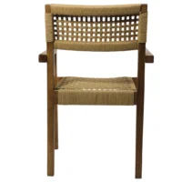 Silla Carey de madera de pino, respaldo y asiento tejido en celulosa natural. No apilable, adecuada para interior.