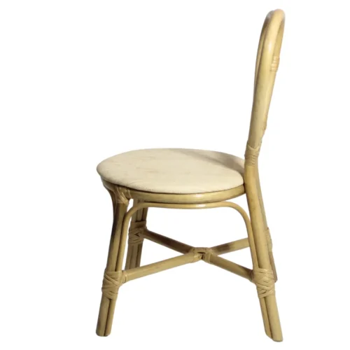 Silla Conejo hecha de madera de pino para niños, respaldo en forma de orejas de conejo con ratán sintético, asiento tapizado. Apilable, adecuada para interior.