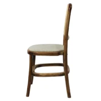 Silla Felisa Tapizado de madera de pino con respaldo de bejuco sintético y asiento tapizado, apilable.