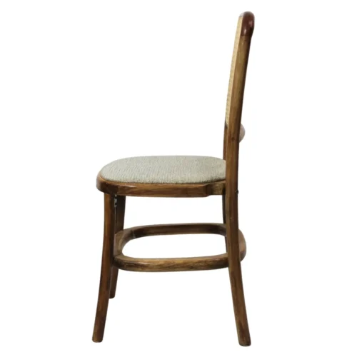 Silla Felisa Tapizado de madera de pino con respaldo de bejuco sintético y asiento tapizado, apilable.