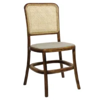 Silla Felisa Tapizado de madera de pino con respaldo de bejuco sintético y asiento tapizado, apilable.