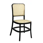 Silla Felisa 04 de madera de pino con respaldo y asiento de bejuco sintético, apilable.