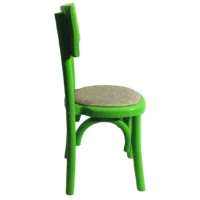 Silla Novack infantil de madera de pino infantil, color verde, respaldo de madera, asiento tapizado en color beige, apilable, adecuada para interior.