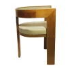 silla-madera-kenia-2 Silla Kenia de madera de pino, respaldo, descansa brazos y asiento tapizado en color beige, no apilable, adecuada para interior.