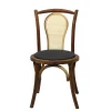 silla-madera-sofia-1 Silla Sofía de madera de pino, es una combinación perfecta de elegancia y funcionalidad diseñada para eventos y restaurantes.