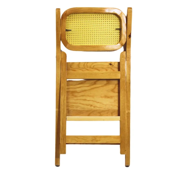 Silla Spring de madera de pino con respaldo y asiento de bejuco sintético, plegable.
