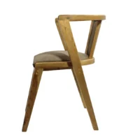 Silla Suecia de madera de pino con respaldo y asiento tapizados, no apilable.