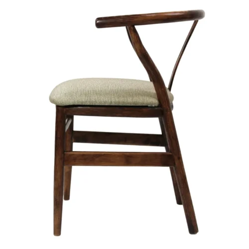 Silla Wishbone Tapizado de madera de pino con asiento tapizado, no apilable.
