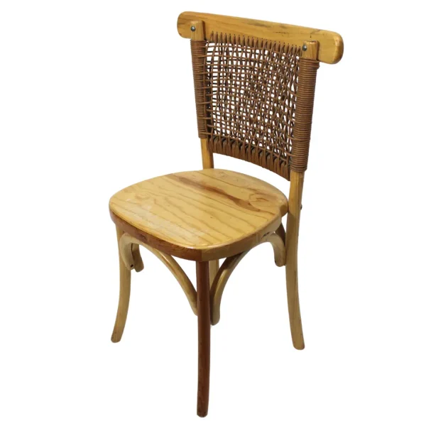 Silla Tejeda Mimbre de madera de pino, respaldo tejido en mimbre, asiento de madera, apilable, adecuada para interior.