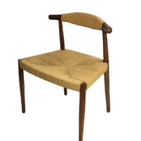 Silla Romi Tejido de madera de pino con respaldo y asiento de celulosa natural, apilable.