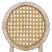 Silla Marian de madera de pino con respaldo en bejuco sintético y asiento tapizado. Ideal para interiores.