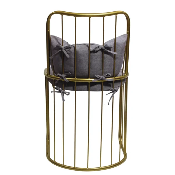 Silla Muller metálica, de acero tubular, respaldo y asiento de acero con cojín tapizado desmontable. No apilable, adecuada para interior.
