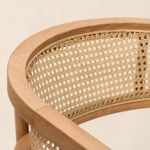 Silla Praga de madera de pino, detalle respaldo bejuco.