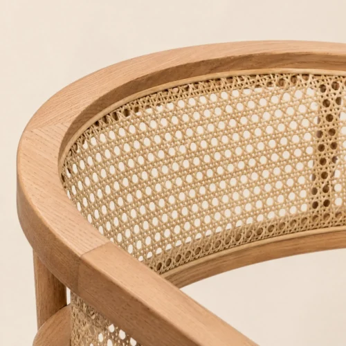 Silla Praga de madera de pino, detalle respaldo bejuco.