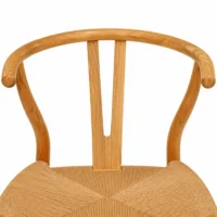 Silla Wishbone de madera de pino, detalle del respaldo.