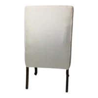 Silla Farfalla de madera de pino, respaldo capitoneado, asiento tapizado en color beige. No apilable, adecuada para interior.