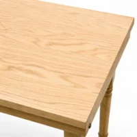 Mesa para eventos Carlota, de madera de pino rectangular. Detalle de la cubierta.