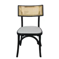 silla-candy-de-madera-01 Silla Candy, fabricada a base de madera de pino, con respaldo tejido de bejuco sintético y asiento tapizado. Ideal para interiores. Apilable.