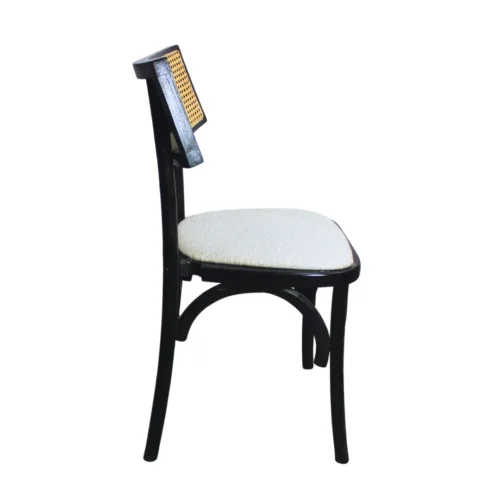 silla-candy-de-madera-02 Silla Candy, fabricada a base de madera de pino, con respaldo tejido de bejuco sintético y asiento tapizado. Ideal para interiores. Apilable.