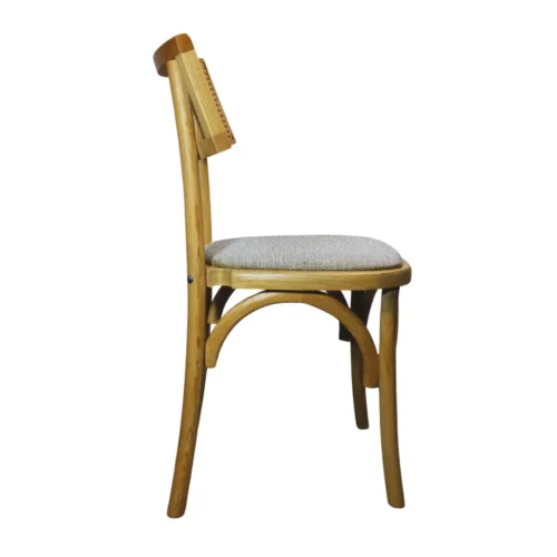 silla-candy-de-madera-06 Silla Candy, fabricada a base de madera de pino, con respaldo tejido de bejuco sintético y asiento tapizado. Ideal para interiores. Apilable.