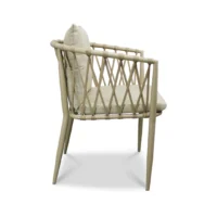 Silla Holbox metálica de acero tubular inoxidable, pintura electroestática. Asiento con cojín desmontable y respaldo tejido con cinta tipo agujeta. Ideal para el sector Horeca.