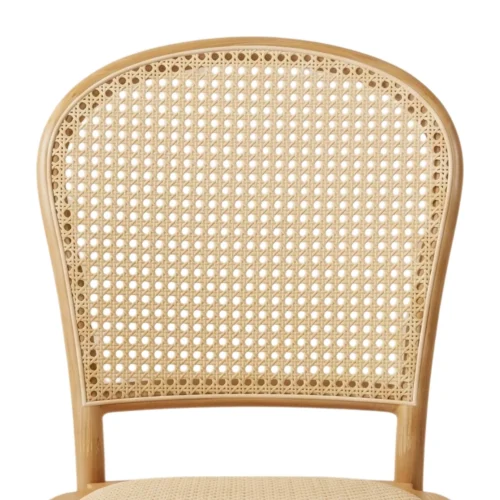 Silla Alauda de resina. Respaldo de bejuco sintético y asiento tapizado con ratán sintético. Ideal para exteriores.