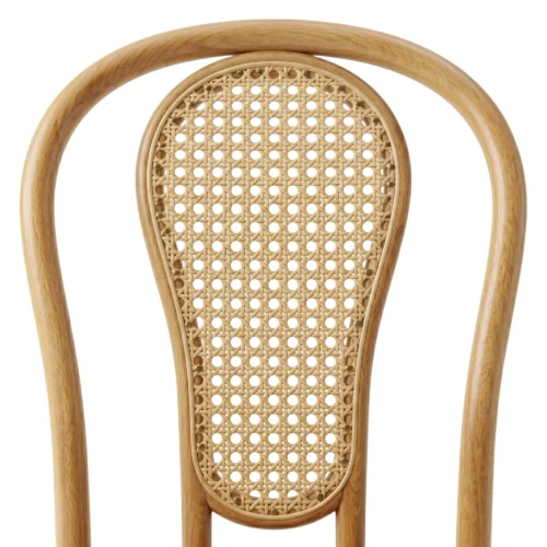 Silla Cibeles de resina con respaldo en bejuco sintético y asiento tapizado con ratán sintético. Ideal para exteriores.