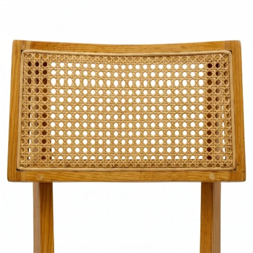 Silla Milán de madera de pino con respaldo en bejuco y asiento tapizado. Ideal para interiores en eventos y sector horeca.