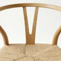 Silla Wishbone de Resina, asiento tejido con cordón de alta resistencia. Silla para eventos.